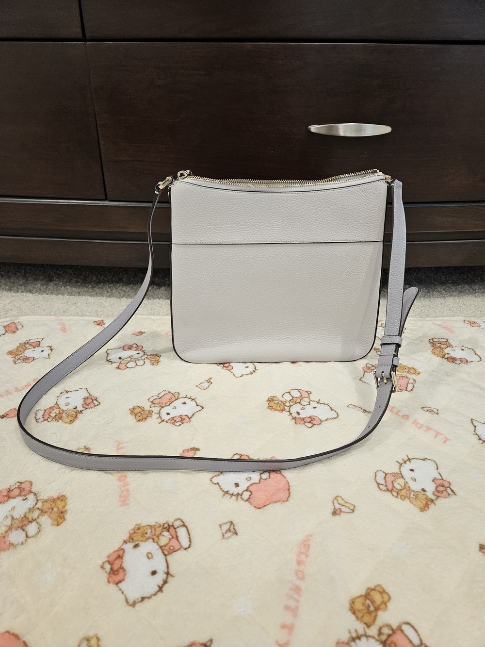 Classic Pebbled Crossbody Bag in Light Gray - Picture 2 of 3